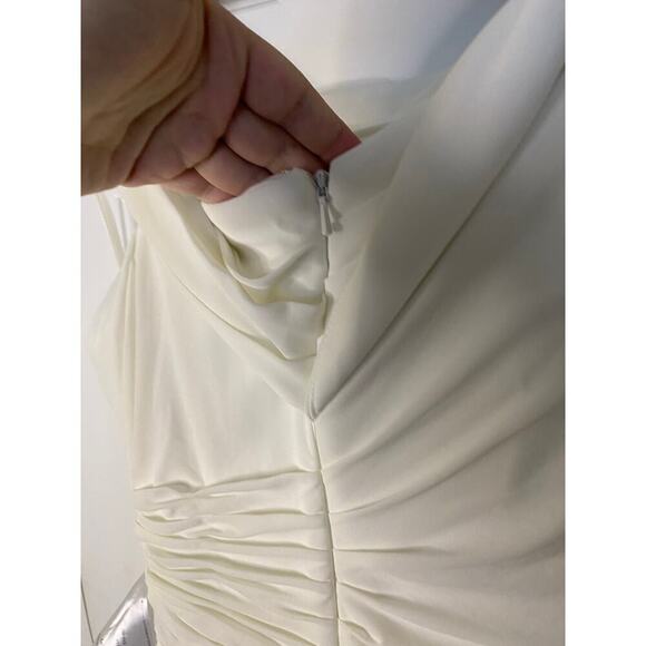 Mac Duggal Asymmetrical One Shoulder White Beaded Gown Size 2 - Picture 8 of 9